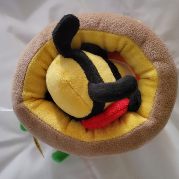 Melissa & Doug Plush Bee Hive with Musical Plush Bee Pull Crib Toy - Picture 5 of 5